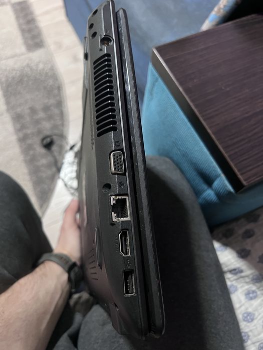 Acer eMachines E732 (і5 2,4 Гц, 8 ОЗУ, 256 SSD)