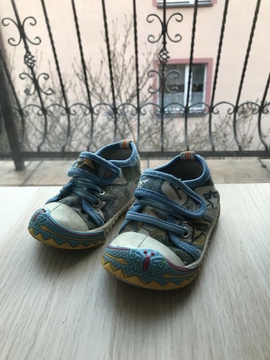Buty na rzep r.20