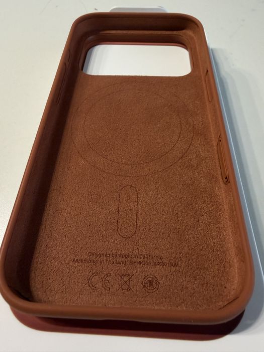 Oryginalne etui case apple iphone 17 pro kolor terakota