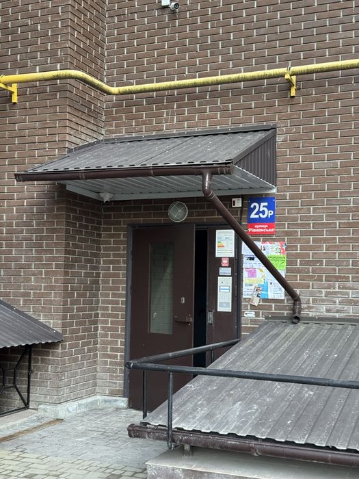 3-кімнатна квартира з великою кухнею 23 кв м новобудова