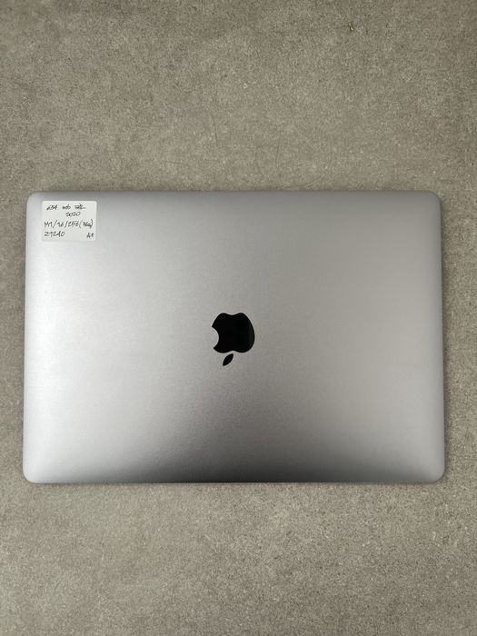620$ MacBook Air 13" 2020 Z1240 M1 / 16 GB / 256gb SSD