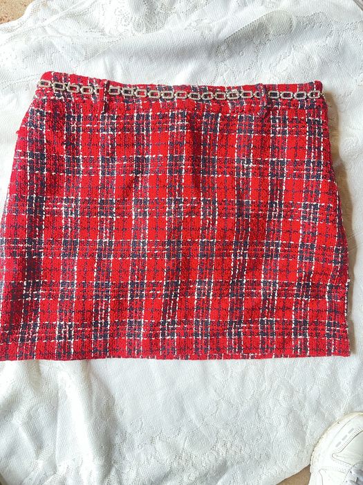 Mini saia mango vermelha