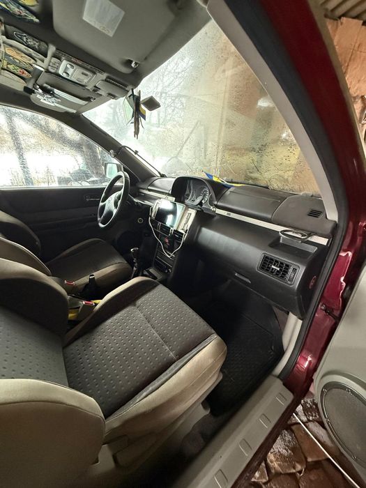 Nissan x-trail t30 2001 року випуску нерозмитнена
