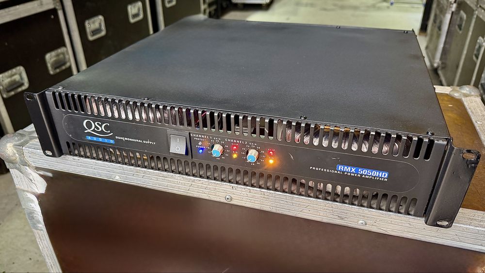 Продам підсилювач 2SC RMX 5050 HD потужний підсилювач в ідеальному стані, Стерео: 2 х8Ом -1350Вт, 2 х4Ом -2100Вт, 2 х2Ом -2600Вт