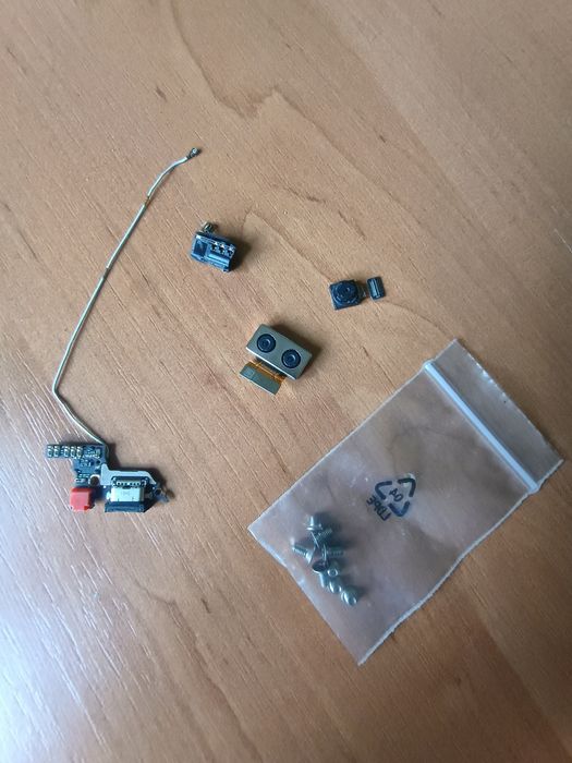 P9 flagowiec - części  0zł wysyłka