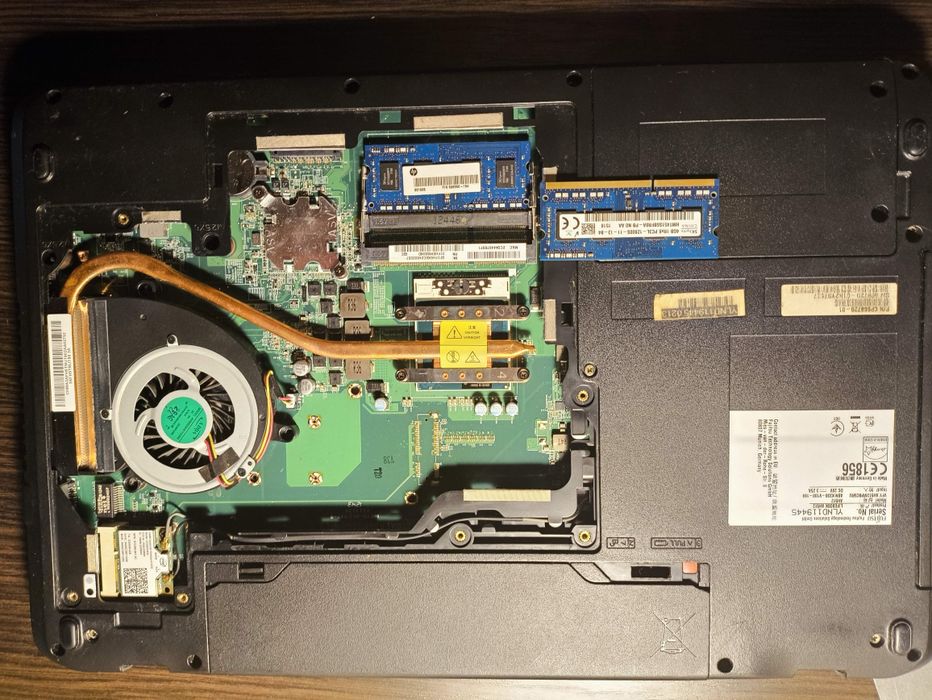 Ноутбук Fujitsu A512