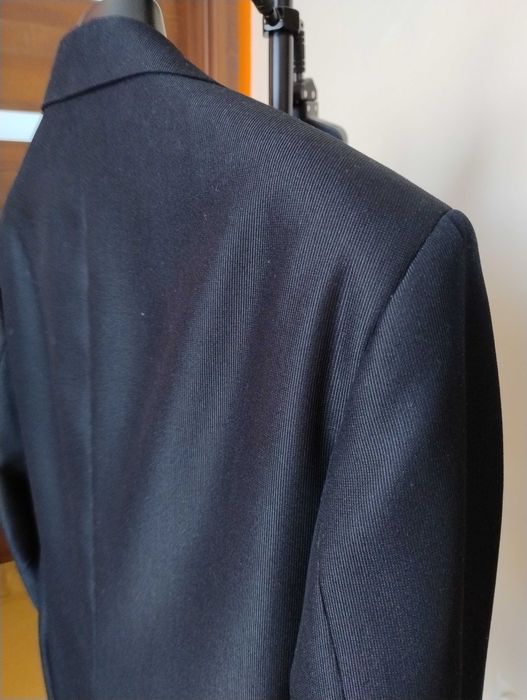 Młodzieżowy Garnitur czarny prążkowany na 170 cm Jak Nowy