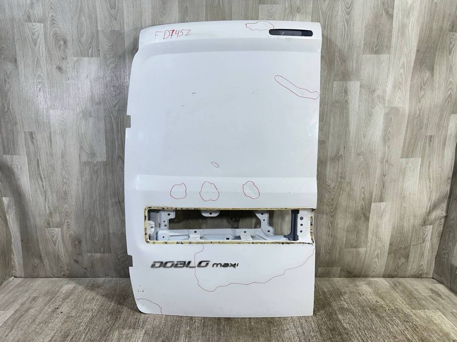 Дверь задняя правая Fiat Doblo 2 Maxi ( 2010 2011 2012 2013 2014 2015 2016 2017 2018 г. )