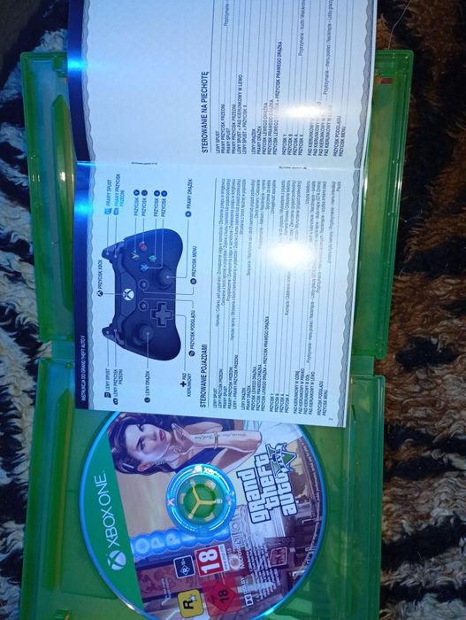 Xbox one GTA v. Prawie nowa