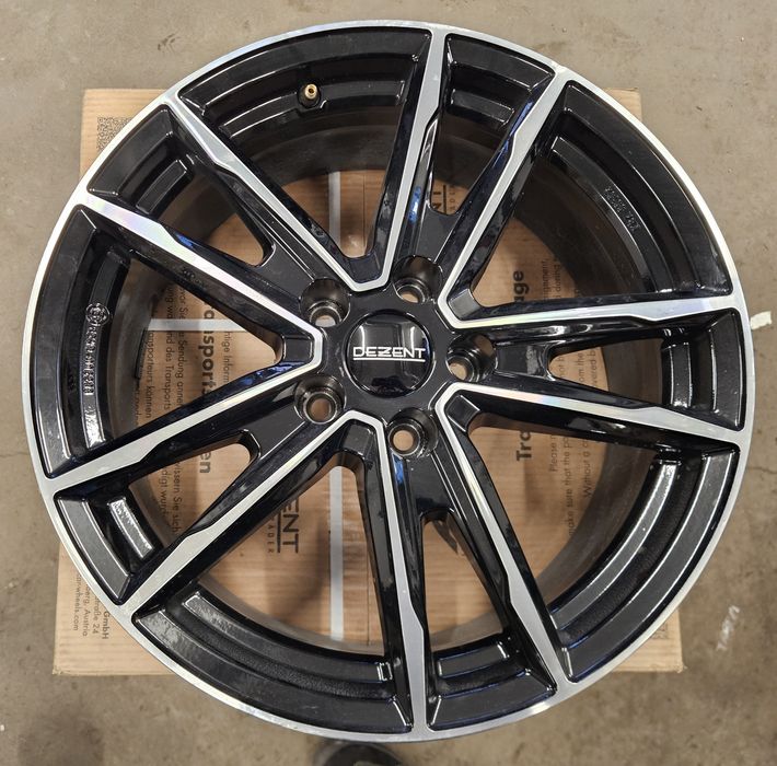 1x Felga DEZENT KF dark 7.0 x 18 5x114,3 ET34 TKF10BP34E - patrz opis