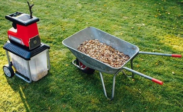 Щепа, тріска для опалення твердих порід дерева, збережи дрова!