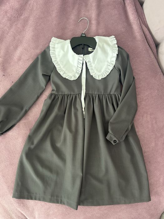 Сіра сукня в школу