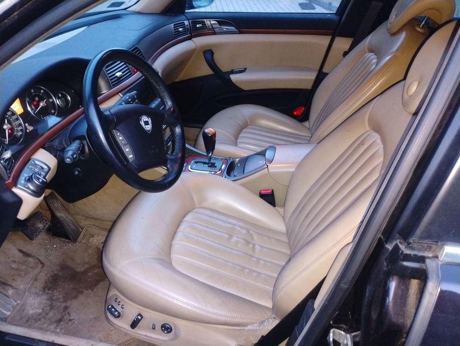 Lancia thesis 2.4jtd