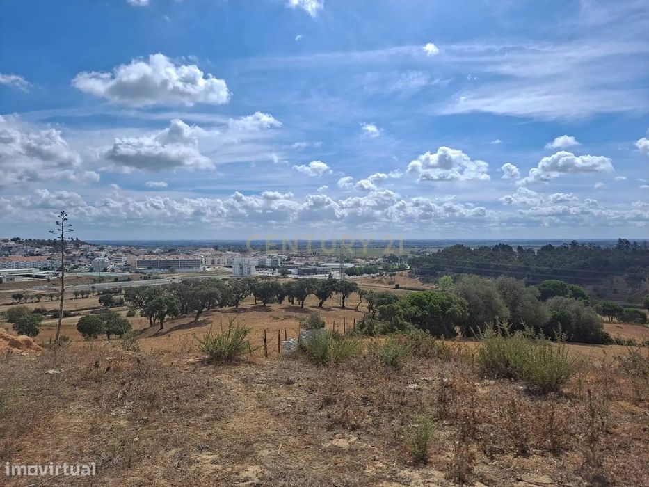 Azambuja | Terrenos vendidos em conjunto com 124.520m2 | Vistas sobre