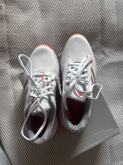 Sapatos de Golfe adidas Novos EU 36 2/3 (US 5.5) New adidas Golf Shoes