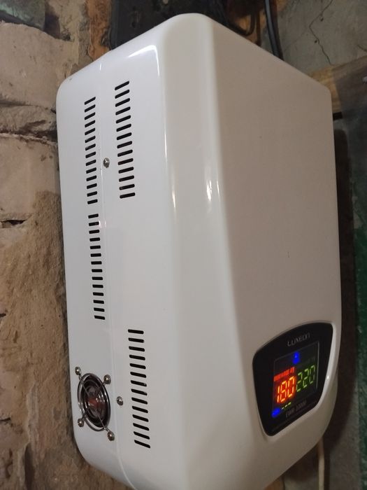 Стабілізатор Luxeon ewr 10000