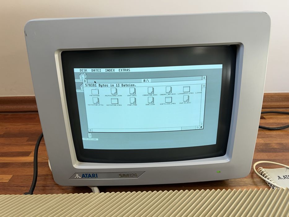 Atari 1040 STF + monitor Atari SM124 & SC1224 + mysz + joystick