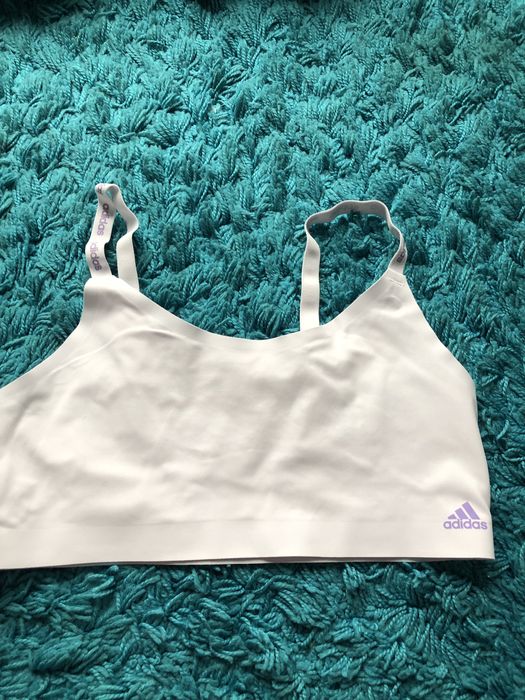 Bialy top sportowy adidas w bdb stanie uniwersalny silownia fitness bi