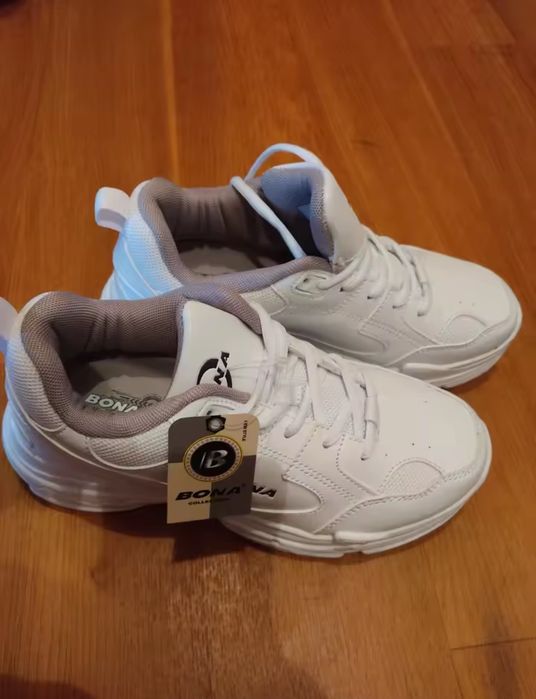 Продам кросовки Bona