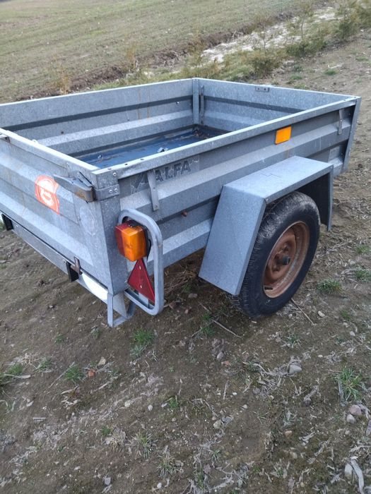 Przyczepka samochodowa