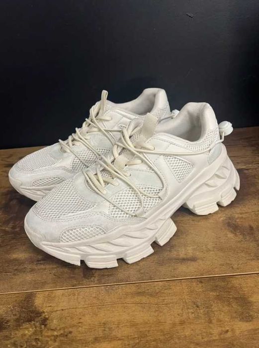 15s.Beżowe sneakersy damskie Even&Odd 40