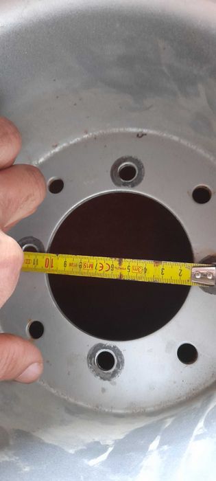Jantes trás dupla furaçao uma é yamaha com pneus Maxxis