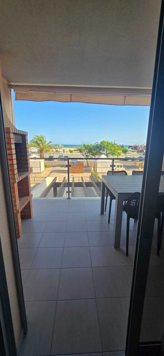 Apartamento T2+1  na Av Pedonal em frente à praia