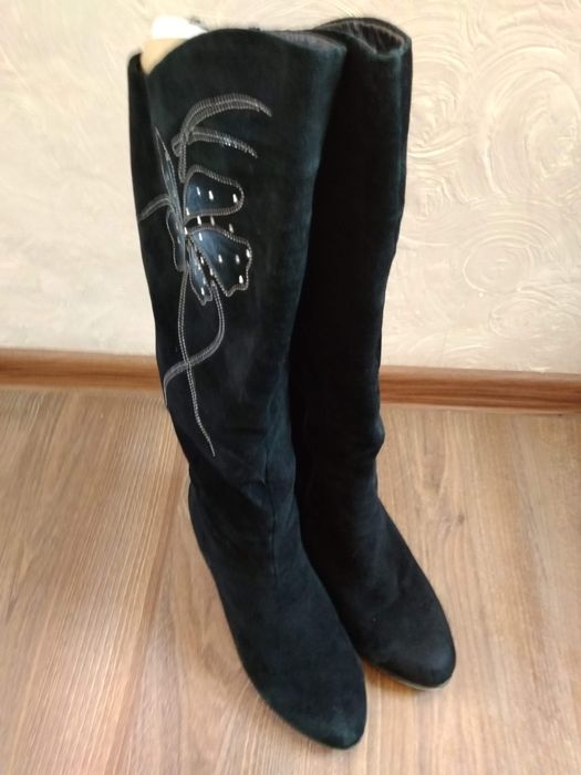 Замшевые сапоги  на танкетке