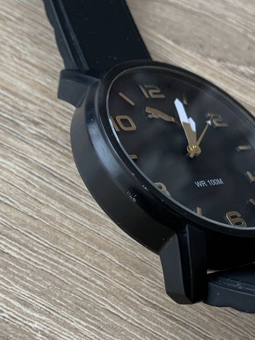 Наручний годиннки Puma 100m