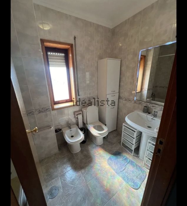 Anúncio de Arrendamento – Apartamento T3 com Terraço, Vista Mar, Churrasqueira