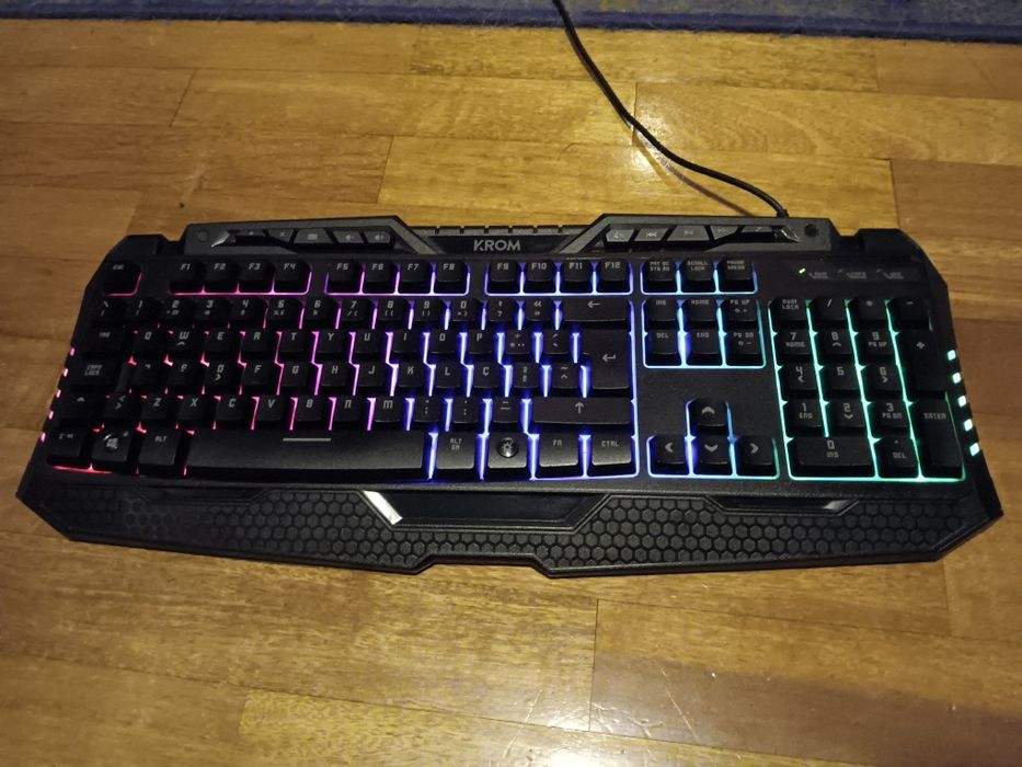 Teclado gaming RGB