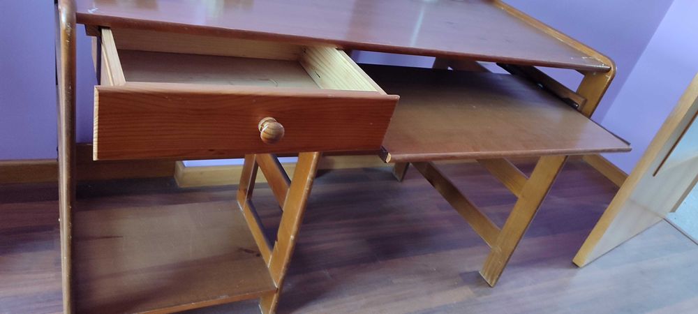 Secretárias para quarto de estudantes