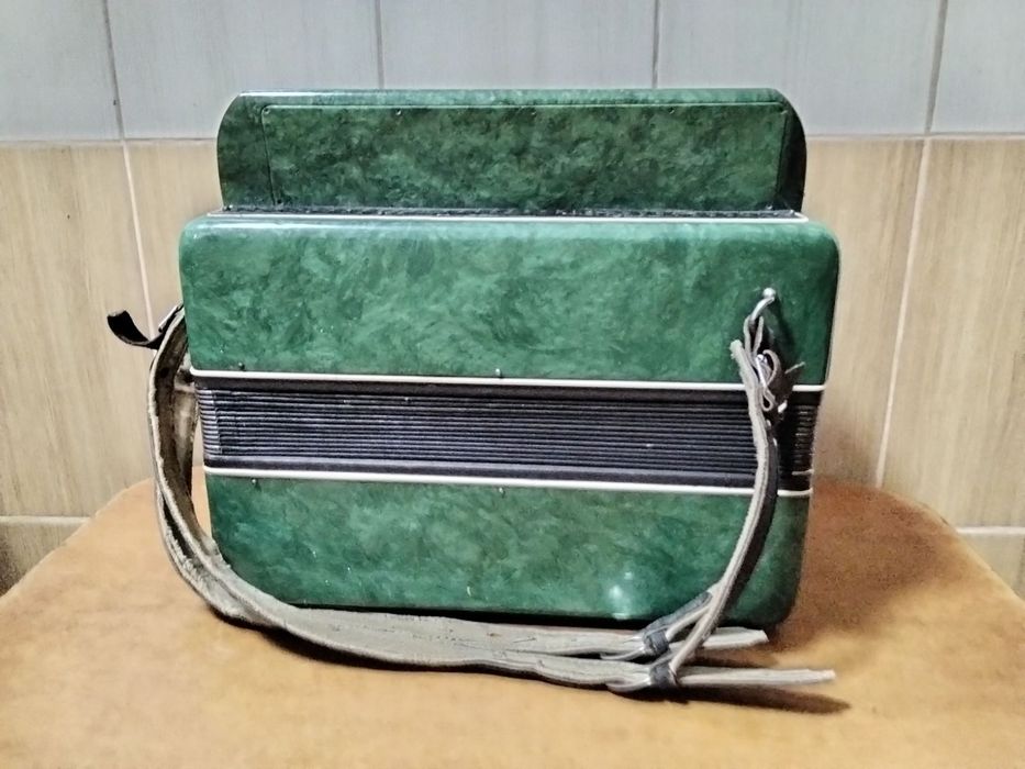 Продам баян Кировский 3