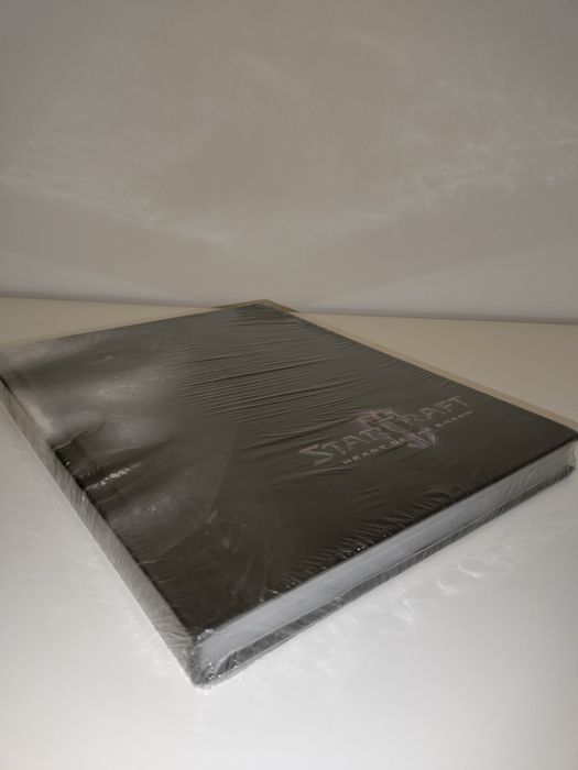 StarCraft 2 Heart of the Swarm The Official Collector's Edition Guide