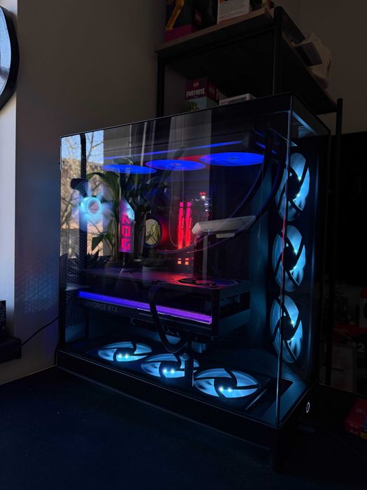 Komputer gamingowy NVIDIA RTX 5080 ASUS ROG ASTRAL + AMD Ryzen 7  9800X3D + 32GB RAM DDR5 RGB plyta glowna ROG CROSSHAIR X870E