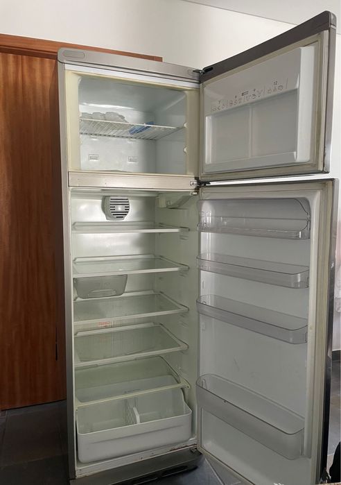 Frigorifico A++ Ariston funcional