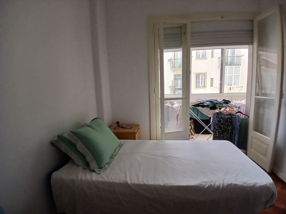 Estrado+colchão (90×190cm) em bom estado