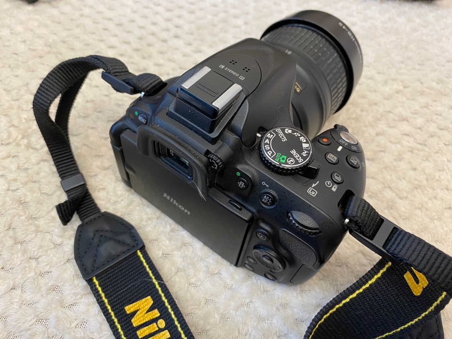 Nikon D5200 + obiektyw + statyw + torba + ładowarka + bateria
