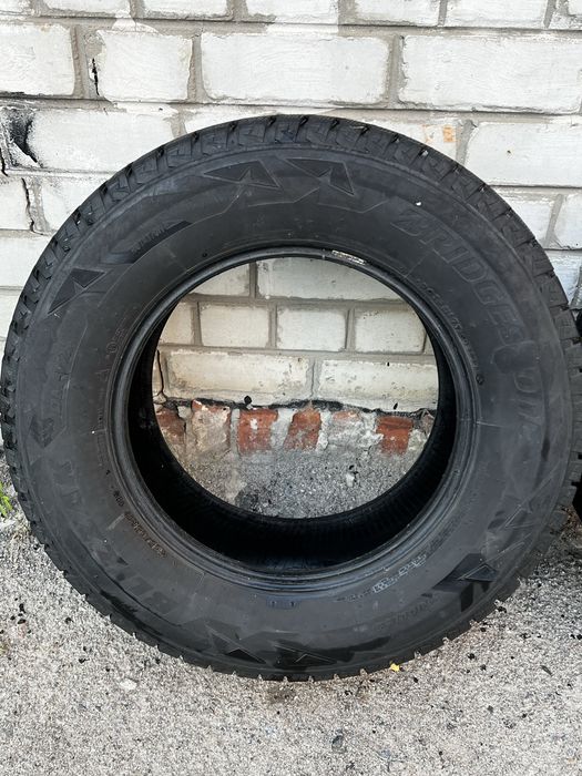 Bridgestone Blizzak DM-V2 265/65R17