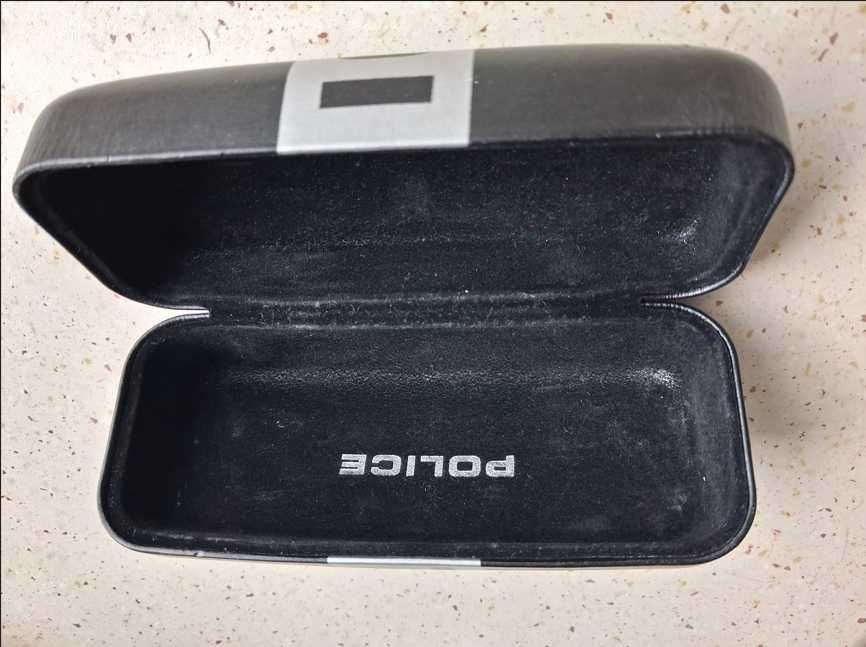 Sztywne dużę etui na okulary Police