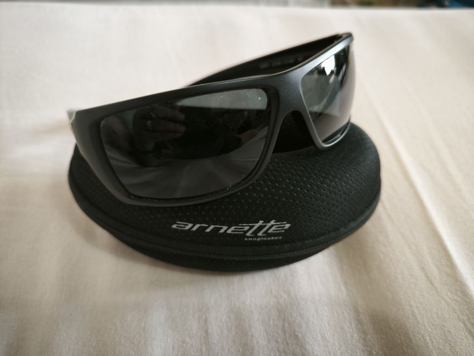 Óculos de sol Arnette Defy