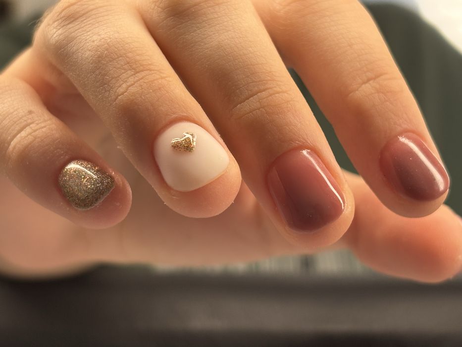 Маникюр, наращивание ногтей, гель лак. Малышева,плехановская