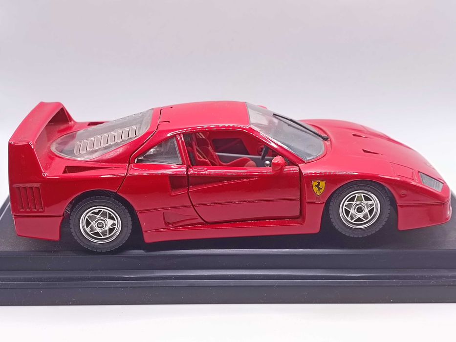 Model Burago Ferarri F40 1987 COD1542 1/24 Bijoux Collectio 698/03/25L