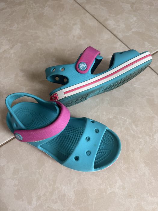 Босоніжки Crocs для дівчинки
