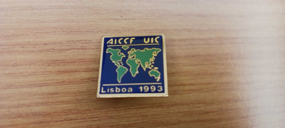Pins / lanyards empresariais / ferroviários