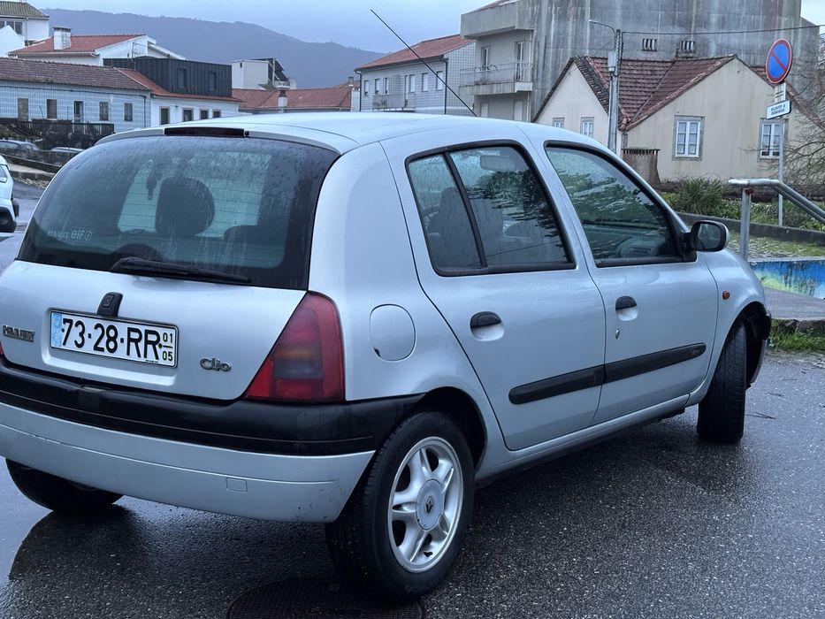 Renault Clio 1.2 16V - Ano 2005