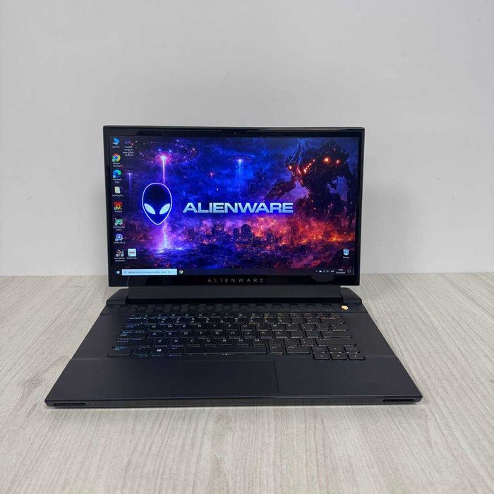 Dell Alienware m15 R3 144Hz i7-10750H 16GB SSD 512GB Radeon RX 5500M