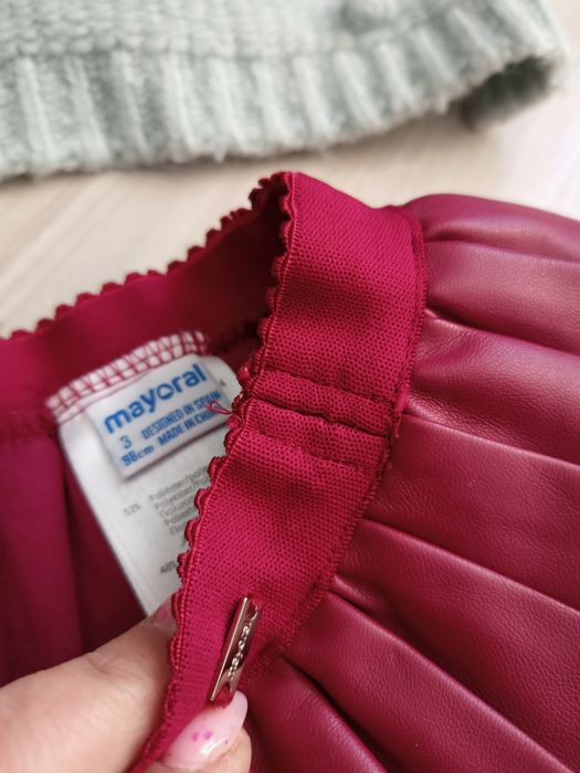 Elegancka plisowana skurzana spódniczka 98