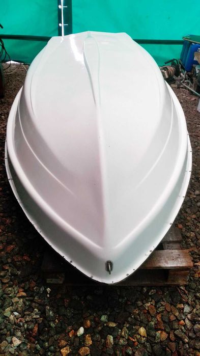 Гребний човен зі склопластику з веслами та леєрами