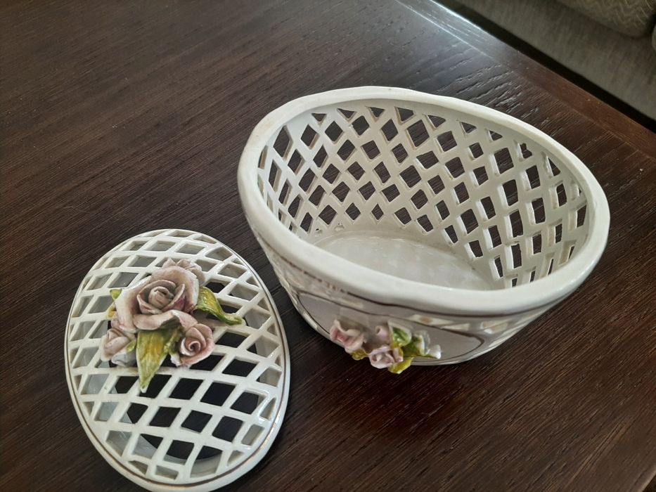 Ażurowy zestaw porcelanowy - 5 el.
